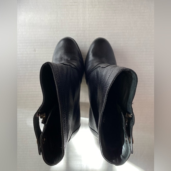 NWOT Pour La Victoire black leather with buckle zip up snap platform bootie sz 9 - Picture 10 of 13